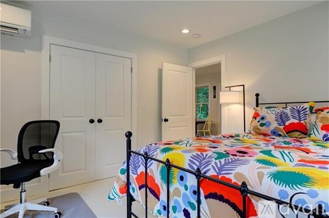 59 Melrose Avenue 4 Beds Apartment for Rent