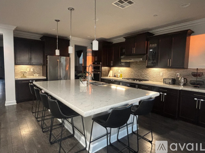 442 Cota Lane 5 Beds Single Family Home for Rent - Photo gallery 4