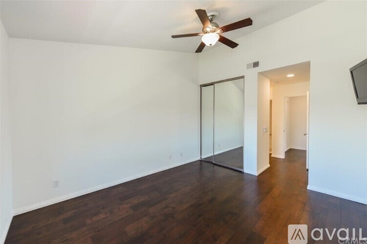 309 Stanford 3 Beds Apartment for Rent - Photo gallery 4
