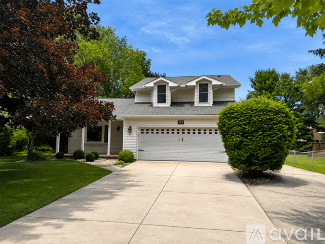 221 Burt St 3 Beds Single Family Home for Rent - Photo gallery 1