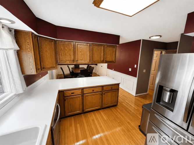 221 Burt St 3 Beds Single Family Home for Rent - Photo gallery 3