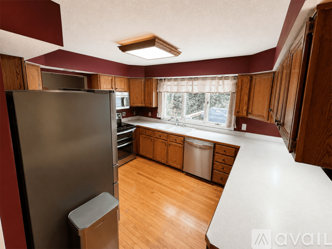 221 Burt St 3 Beds Single Family Home for Rent - Photo gallery 4