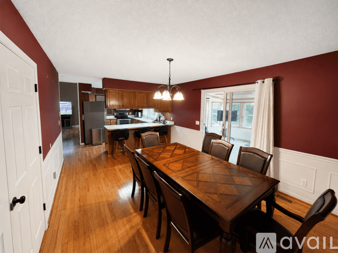 221 Burt St 3 Beds Single Family Home for Rent - Photo gallery 5