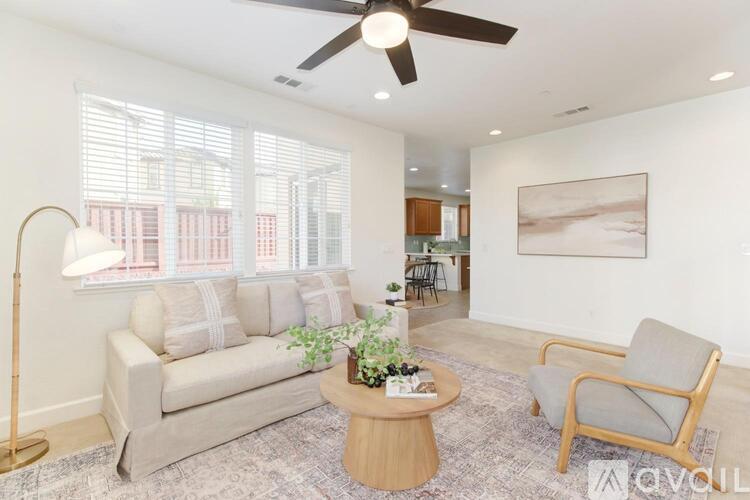906 Blossom Rock Ln 3 Beds Single Family Home for Rent - Photo gallery 3
