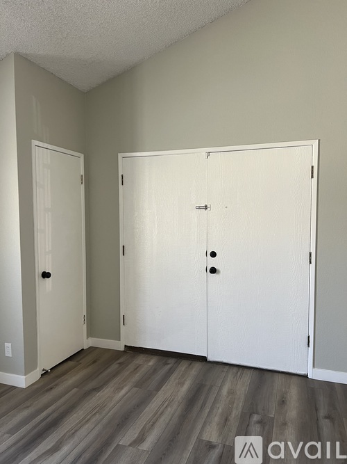 9210 Langdon Avenue 3 Beds Single Family Home for Rent - Photo gallery 5