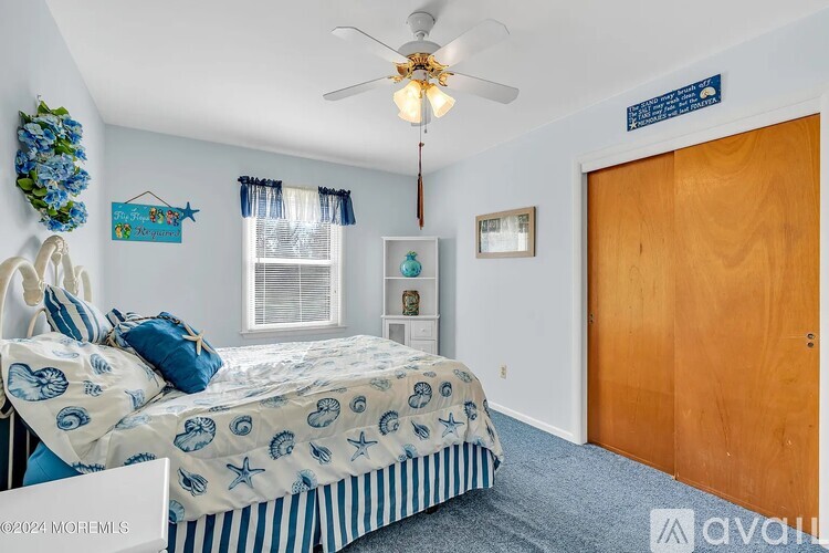 10 Mistletoe Ct 4 Beds Single Family Home for Rent - Photo gallery 3