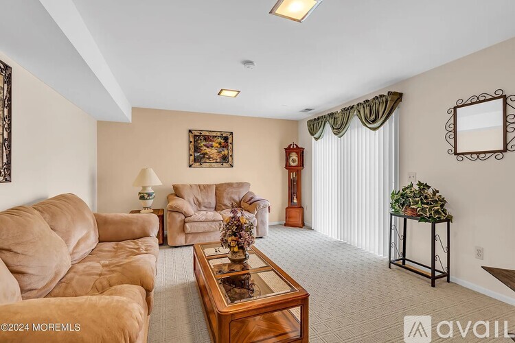 10 Mistletoe Ct 4 Beds Single Family Home for Rent - Photo gallery 4