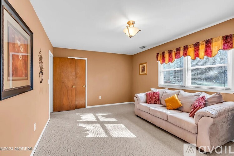 10 Mistletoe Ct 4 Beds Single Family Home for Rent - Photo gallery 5