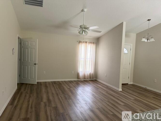 8123 Southwest 200th Court 3 Beds Single Family Home for Rent - Photo gallery 3