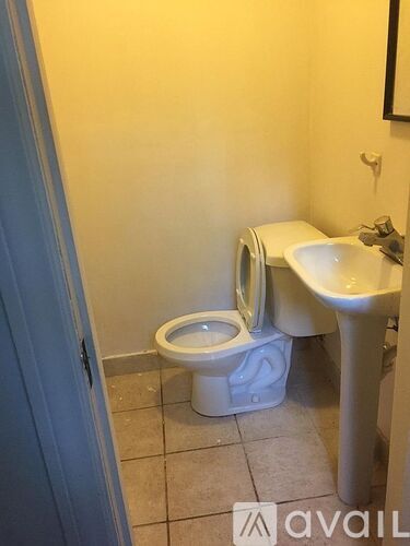 570 Fairfield Street 3 Beds Single Family Home for Rent - Photo gallery 2