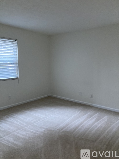 125 Sterling Court 2 Beds Condo for Rent - Photo gallery 4