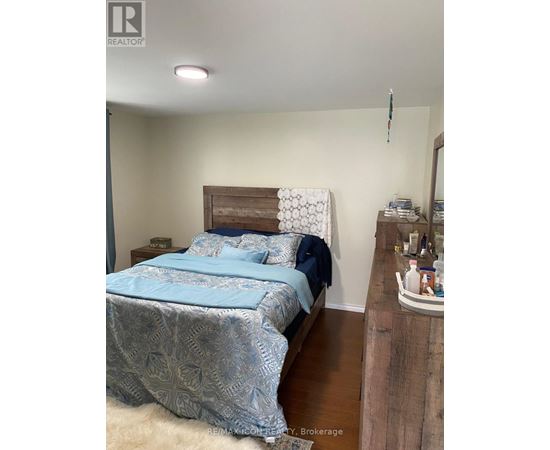 33 SASHA CRESCENT 3 Beds House for Rent - Photo gallery 1