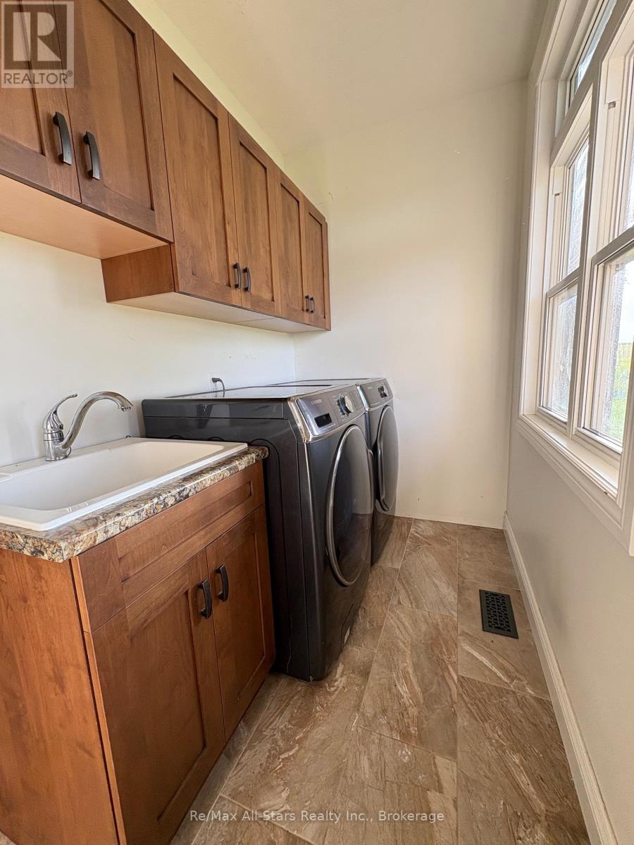3 bedroom apartment - 1185 KILLARNEY BAY ROAD, Kawartha Lakes (Fenelon) 5