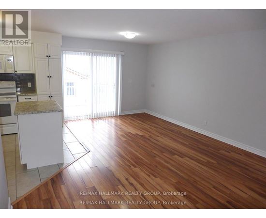 3 - 216 CARILLON STREET 1 Home, Multifamily, Triplex for Rent - Photo gallery 2