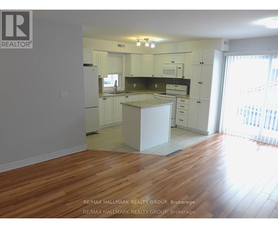 3 - 216 CARILLON STREET 1 Home, Multifamily, Triplex for Rent - Photo gallery 4