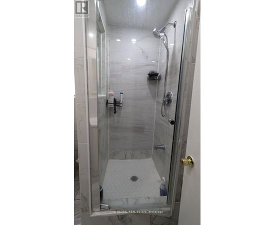 2608 ISLINGTON AVENUE 1 House for Rent - Photo gallery 5