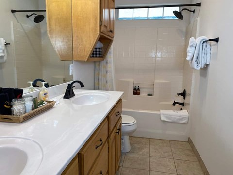 2236 N Indiana Avenue 3 Beds Apartment for Rent