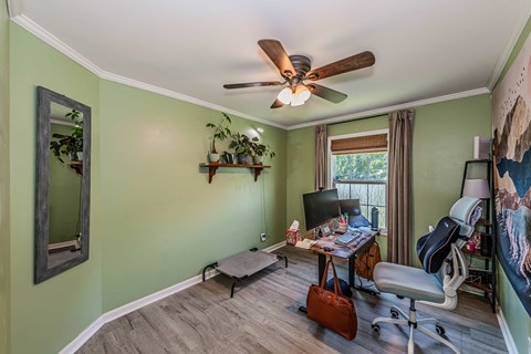 102 Market St 3 Beds Apartment for Rent
