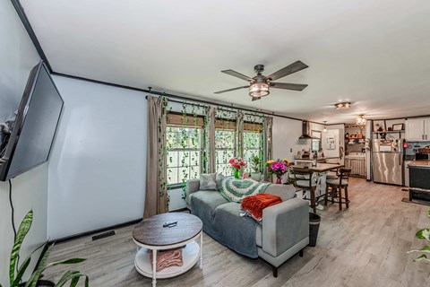 102 Market St 3 Beds Apartment for Rent