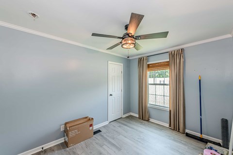 102 Market St 3 Beds Apartment for Rent