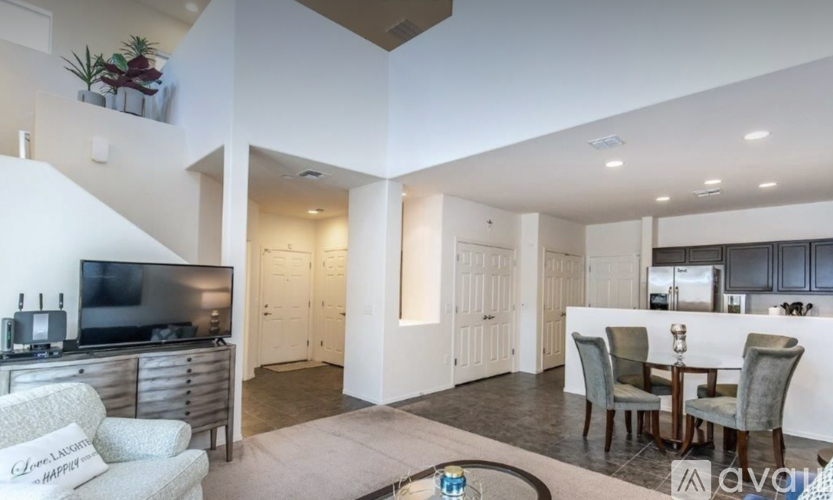 4170 North Thurston Lane Unit 100 3 Beds Single Family Home for Rent - Photo gallery 3