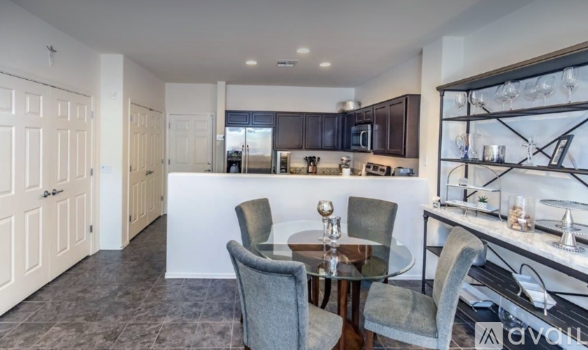 4170 North Thurston Lane Unit 100 3 Beds Single Family Home for Rent - Photo gallery 5