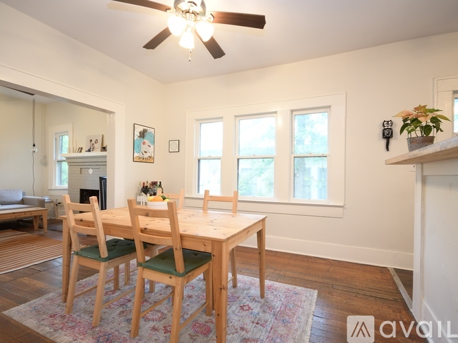 302 W 34th St 4 Beds Single Family Home for Rent - Photo gallery 2
