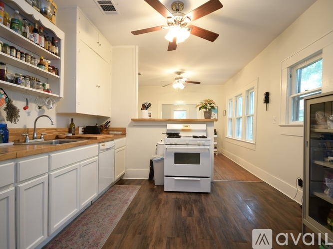 302 W 34th St 4 Beds Single Family Home for Rent - Photo gallery 5