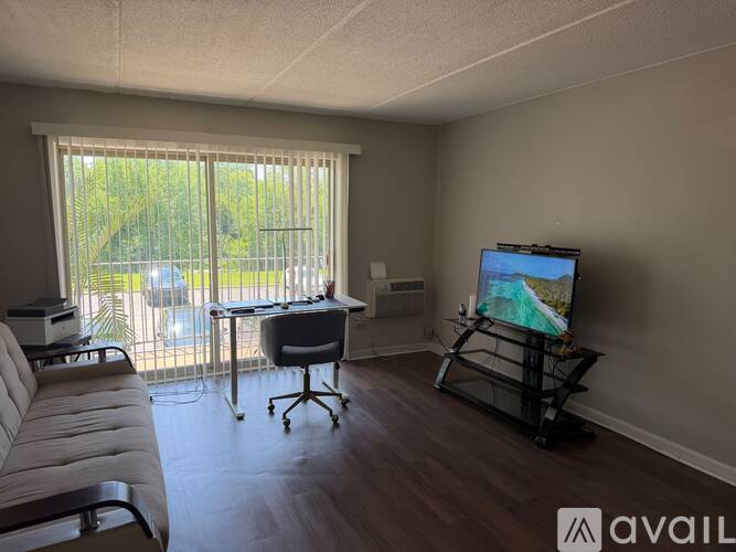 565 Fairway View Drive 1 Condo for Rent - Photo gallery 4