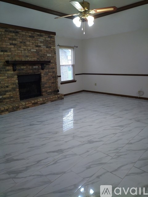 203 Driftwood St 3 Beds Apartment for Rent