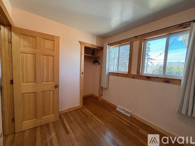 129 Foxcroft Road 3 Beds Single Family Home for Rent - Photo gallery 3