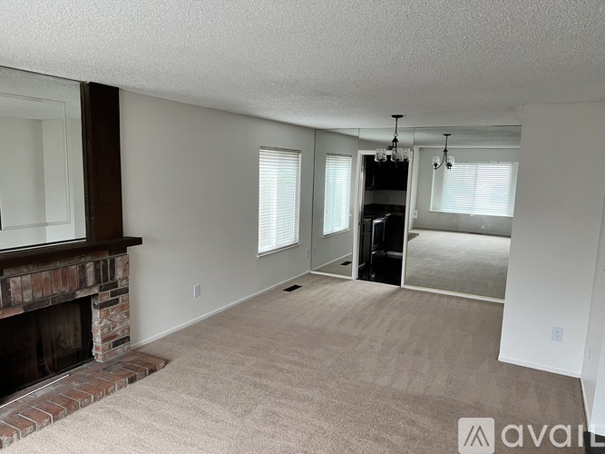 5226 Victor Avenue 4 Beds Single Family Home for Rent - Photo gallery 3