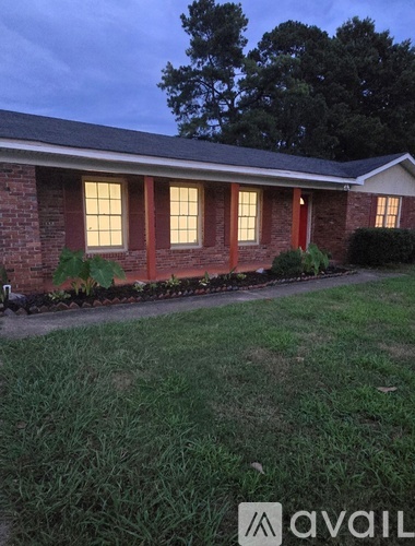 1210 Arbor Avenue Southwest 3 Beds Single Family Home for Rent - Photo gallery 2