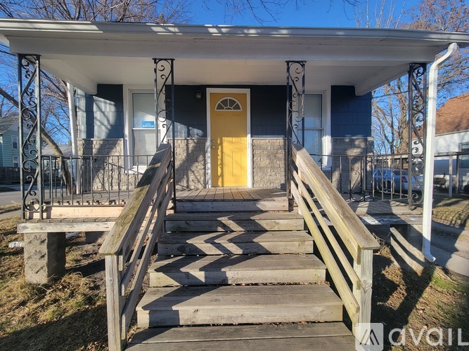 701 11th Street 3 Beds Single Family Home for Rent - Photo gallery 1