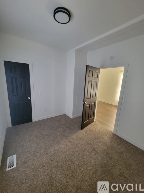 701 11th Street 3 Beds Single Family Home for Rent - Photo gallery 4