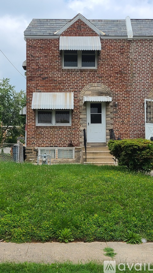 820 E 15th St 4 Beds Single Family Home for Rent - Photo gallery 1