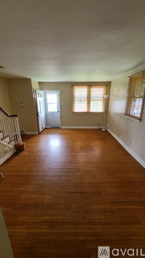 820 E 15th St 4 Beds Single Family Home for Rent - Photo gallery 2