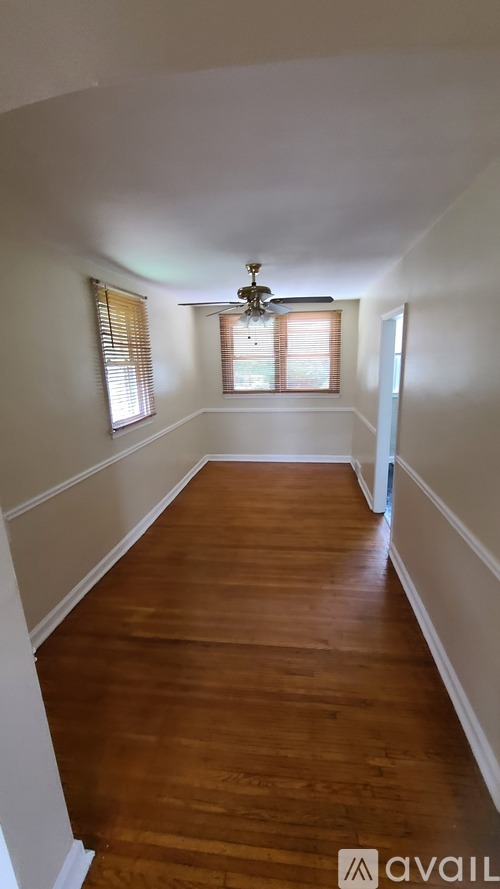820 E 15th St 4 Beds Single Family Home for Rent - Photo gallery 4