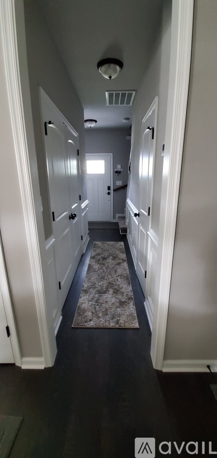 63 Sycamore Avenue 4 Beds Single Family Home for Rent - Photo gallery 1