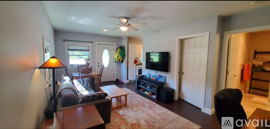 42 Eringlen Way 1 Apartment for Rent - Photo gallery 2