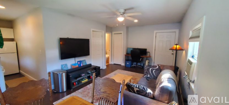 42 Eringlen Way 1 Apartment for Rent - Photo gallery 5