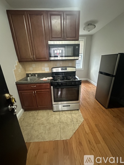 5902 Madison St 1 Apartment for Rent - Photo gallery 1