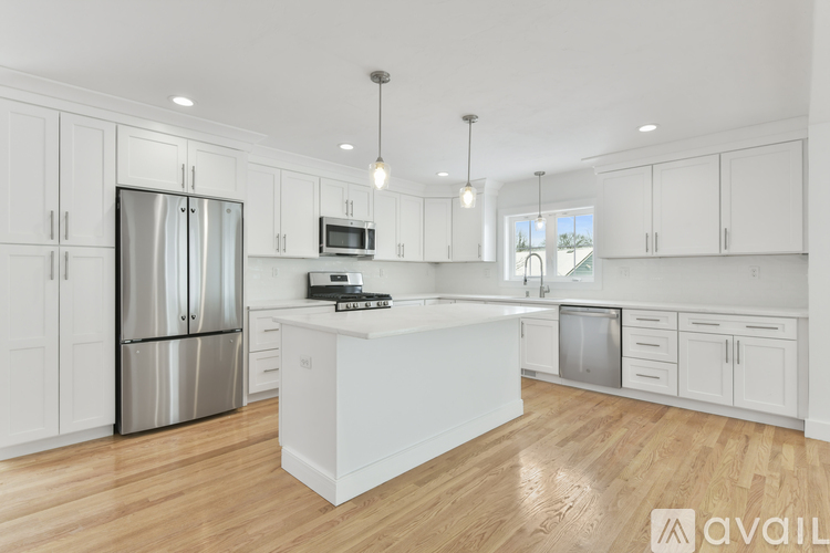 62 W Milton St 4 Beds Single Family Home for Rent - Photo gallery 2