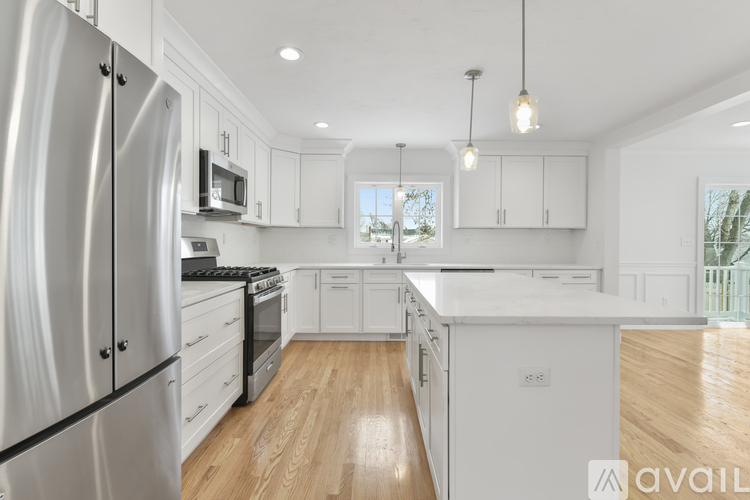 62 W Milton St 4 Beds Single Family Home for Rent - Photo gallery 3