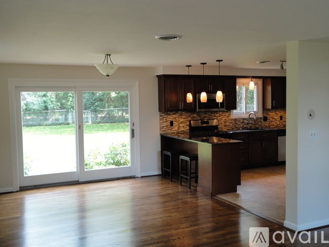 30 Cedarwood Road 3 Beds Single Family Home for Rent - Photo gallery 5