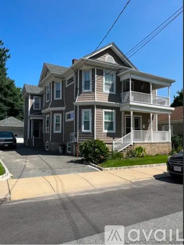 630 Weetamoe Street 3 Beds Apartment for Rent