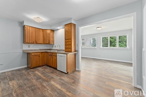 1110 S Main Ave 2 Beds Apartment for Rent