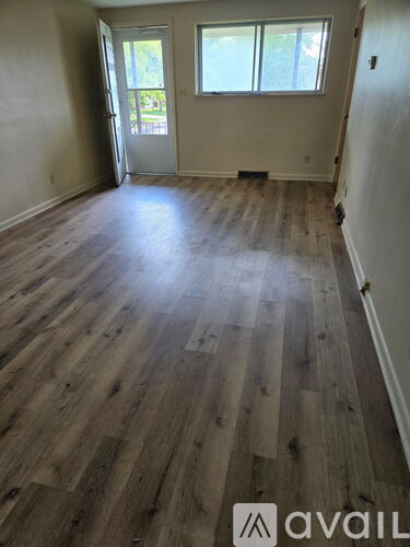 2920 North Rockwood Drive 2 Beds Apartment for Rent - Photo gallery 4