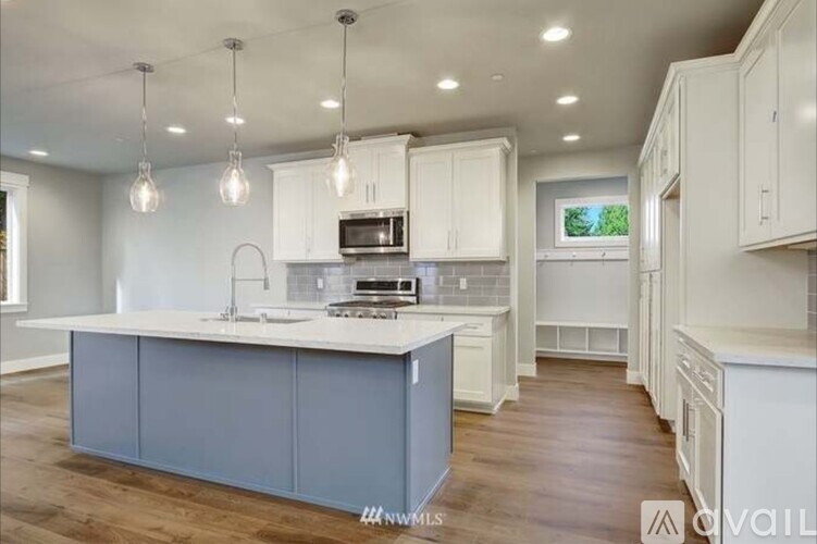 8813 223rd Place Southwest 3 Beds Single Family Home for Rent - Photo gallery 2