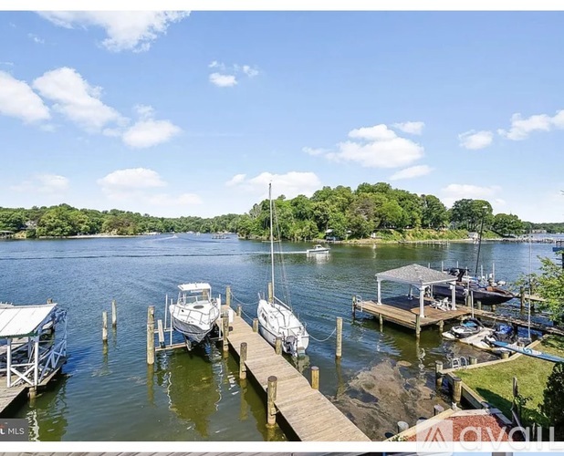 684 North Riverside Drive 2 Beds Single Family Home for Rent - Photo gallery 2